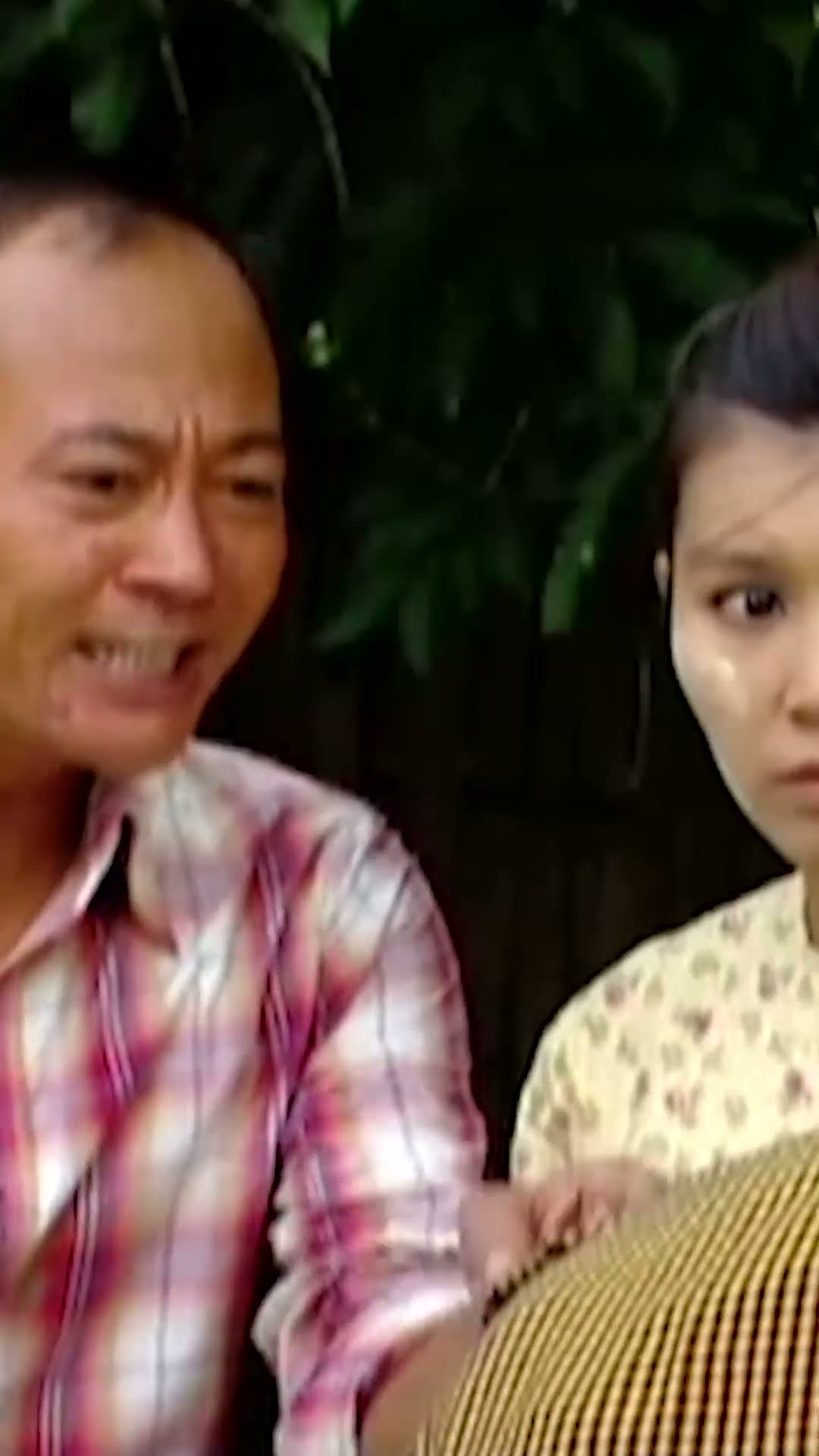 ပေးစရာပိုက်ဆံမရှိလို့ ကလေးကိုအပေါင်ထားခဲ့ချင်လို့ပါ